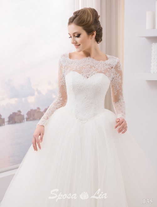 https://www.sposa-lia.com/images/stories/virtuemart/product/135 (2).jpg